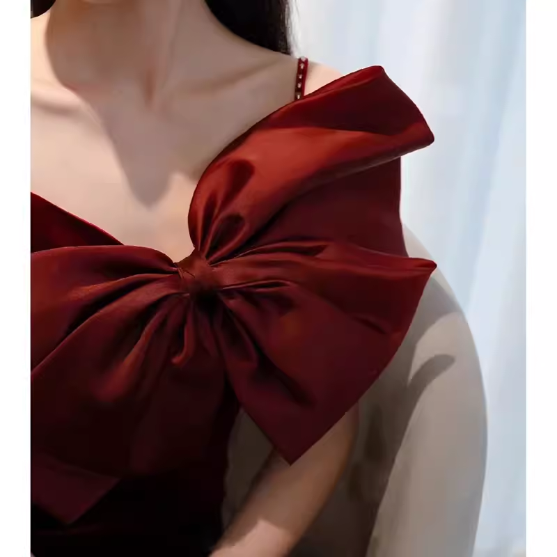 Meerjungfrauen-Träger Samt Rotes Partykleid Langer Schlitz Ballkleid P875
