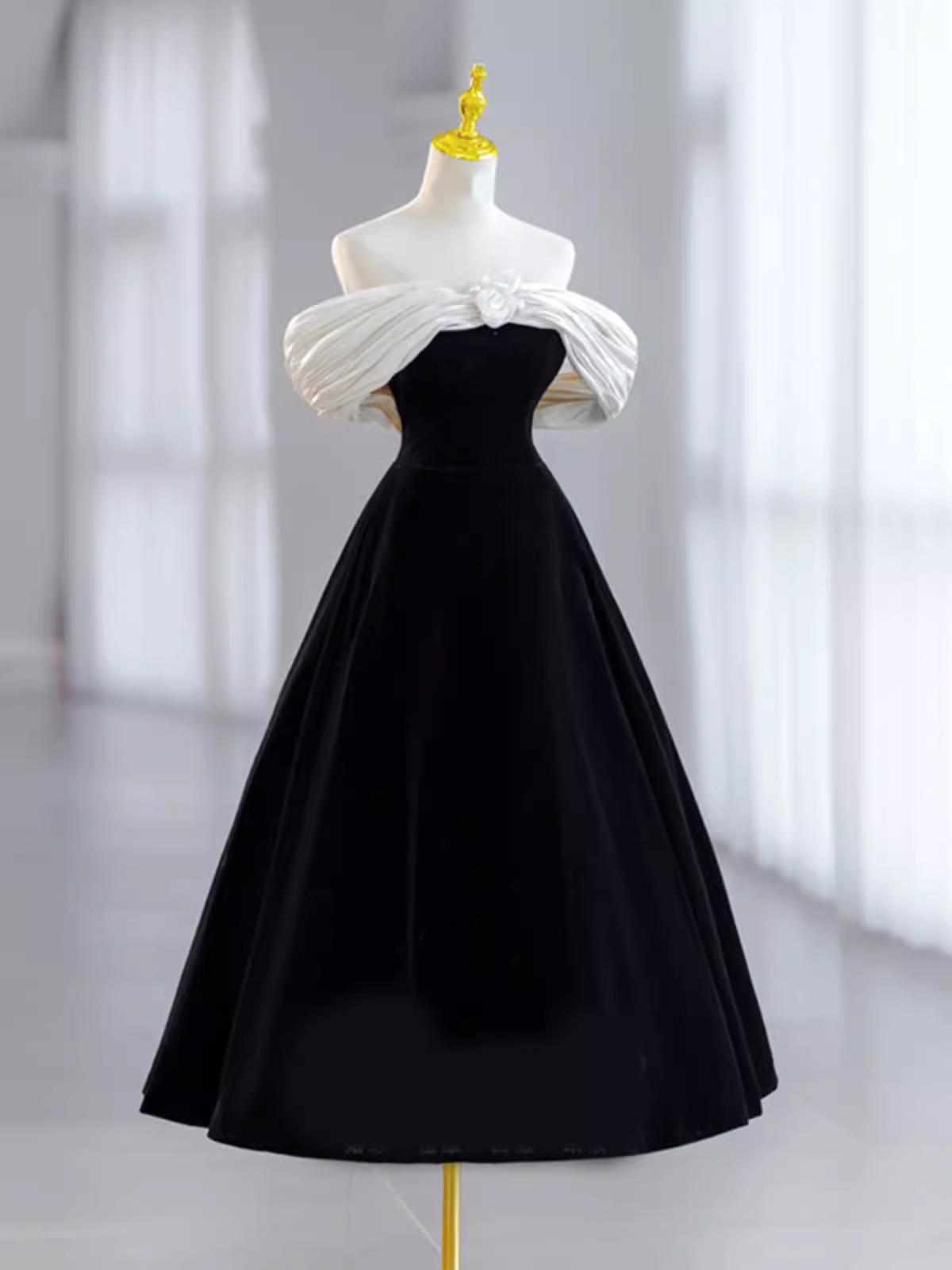 Pretty Ball Gown Off The Shoulder Black Velvet Evening Party Dress Pro