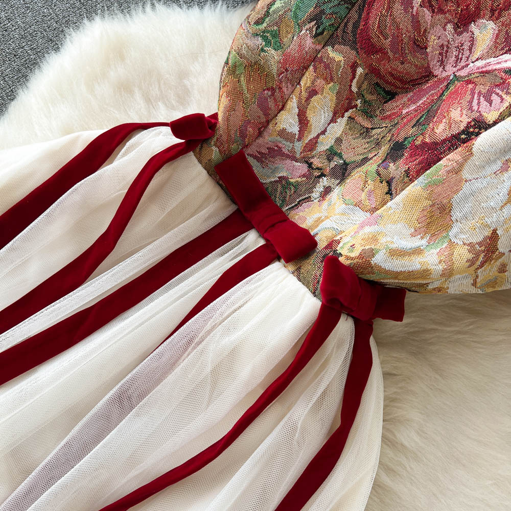 Retro Niche Design Embroidered Suspender Dress Women Dress P084