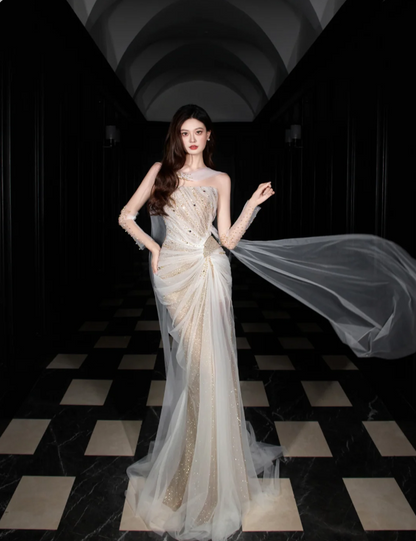 Verträumtes Meerjungfrau Neckholder-Kleid mit hohem Schlitz, Strass und Tüll – langes Ballkleid Abendkleid P4103
