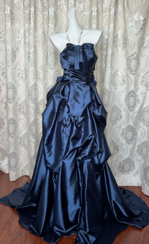 Robe de soirée longue en satin bustier bleu marine vintage P4109