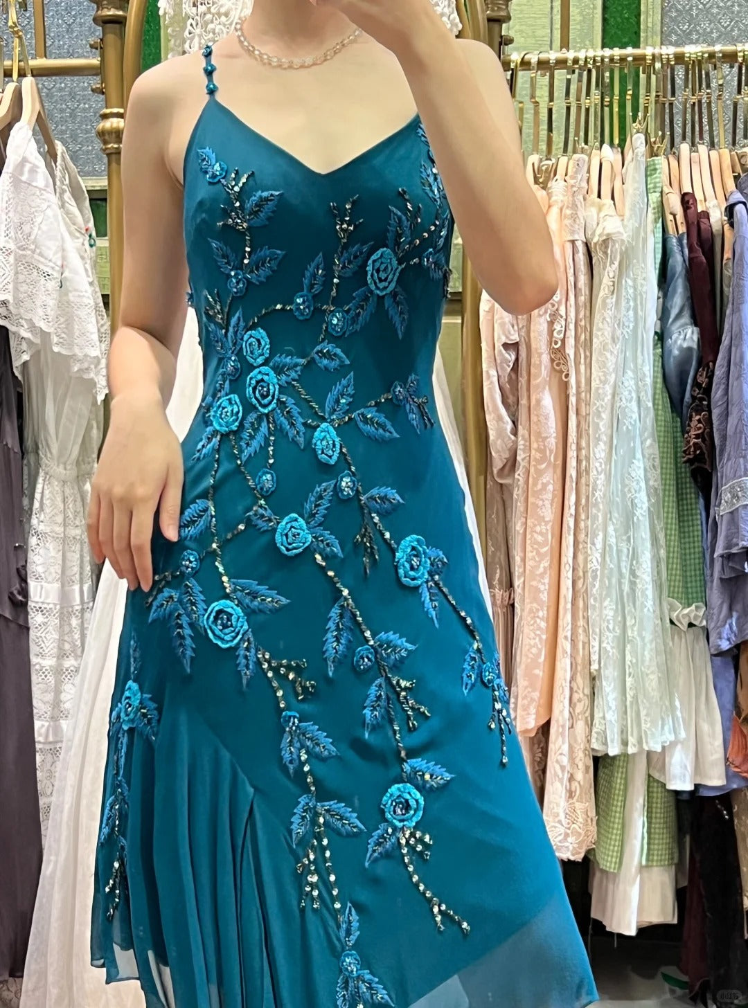 Retro Elegantes Pfauenblaues Unregelmäßiges Tiefes V-Halter Besticktes Chiffon Ballkleid Abendkleid P4119