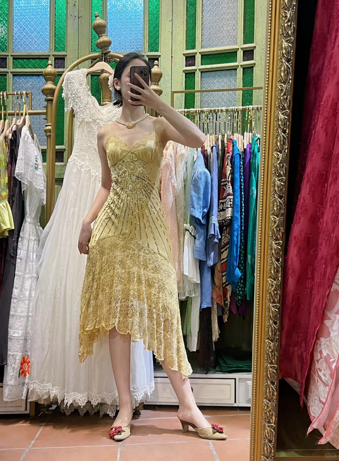 Retro Gelbes, unregelmäßiges, tiefes V-Halsband, Spitzen-Satin-Abschlussballkleid, Abendkleid P4121