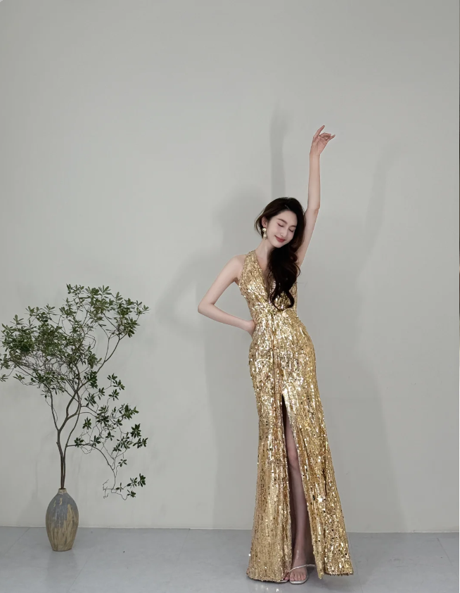 Glitzerndes gelbes Meerjungfrauen-Kleid mit tiefem V-Ausschnitt, Neckholder und Pailletten, langes Ballkleid, Abendkleid P4125