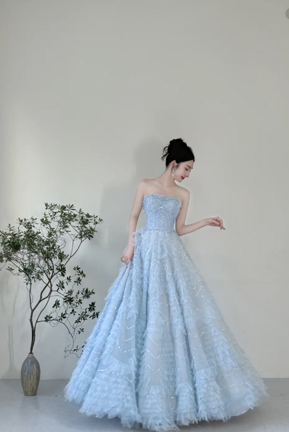 Verträumtes himmelblaues trägerloses Tüll-Abendkleid in A-Linie, bodenlang, für den Abschlussball P4126