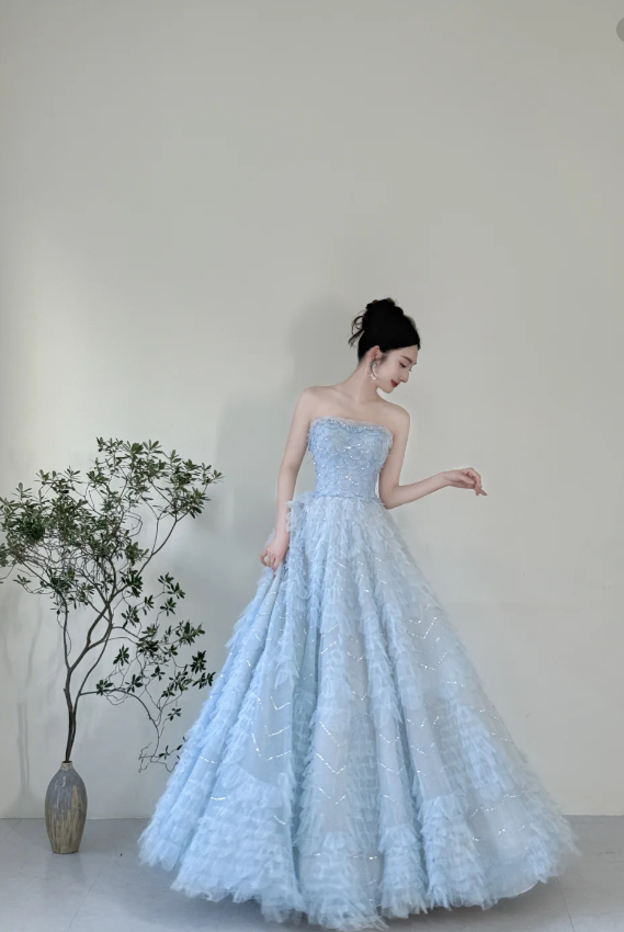 Verträumtes himmelblaues trägerloses Tüll-Abendkleid in A-Linie, bodenlang, für den Abschlussball P4126