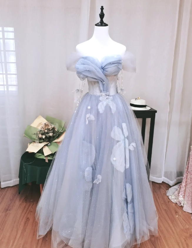Verträumtes hellblaues Schmetterlings-Off-Shoulder-Tüll-Bodenlanges Ballkleid P4134