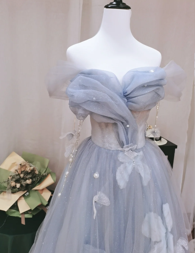 Verträumtes hellblaues Schmetterlings-Off-Shoulder-Tüll-Bodenlanges Ballkleid P4134