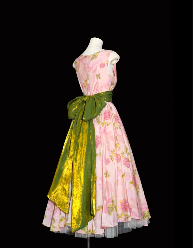 Retro Rosa Blumenmuster A-Linien Ballkleid mit Rundhalsausschnitt und Schleifengürtel P4135