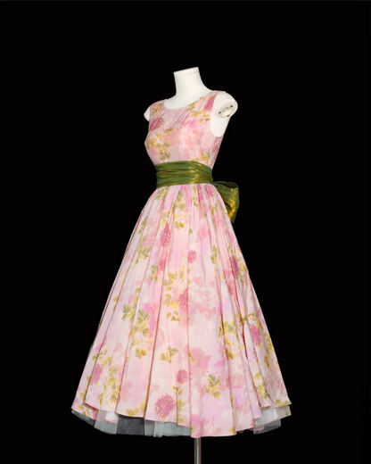 Retro Rosa Blumenmuster A-Linien Ballkleid mit Rundhalsausschnitt und Schleifengürtel P4135