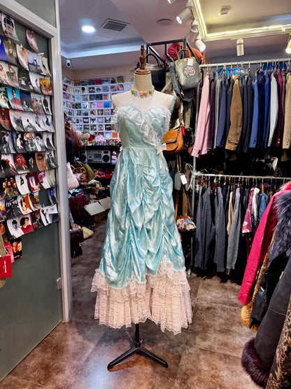Französisches Retro mintgrünes trägerloses A-Linien-Kleid aus Satin mit Spitzenrüschen, langes Abschlussballkleid, Abendkleid P4139