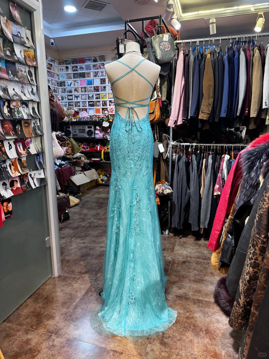 Elegantes, seeblaues Meerjungfrauen-Abendkleid mit Neckholder und Spitze P4140