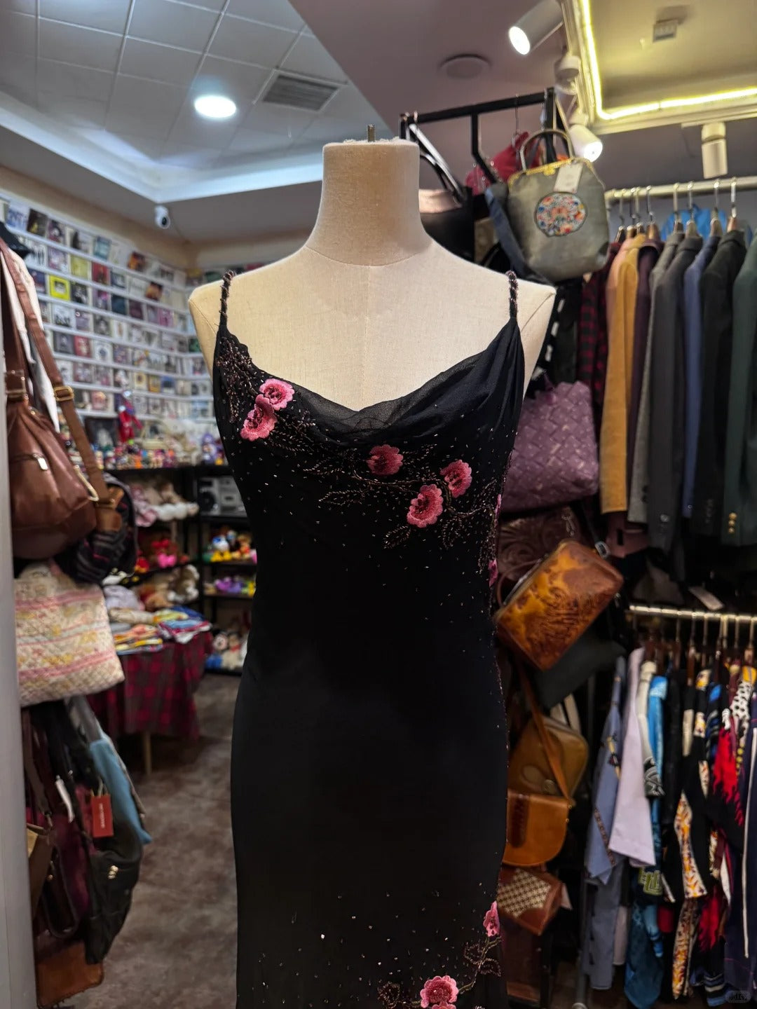Retro Elegantes Schwarzes Neckholder Besticktes Chiffon Langes Ballkleid Abendkleid P4142