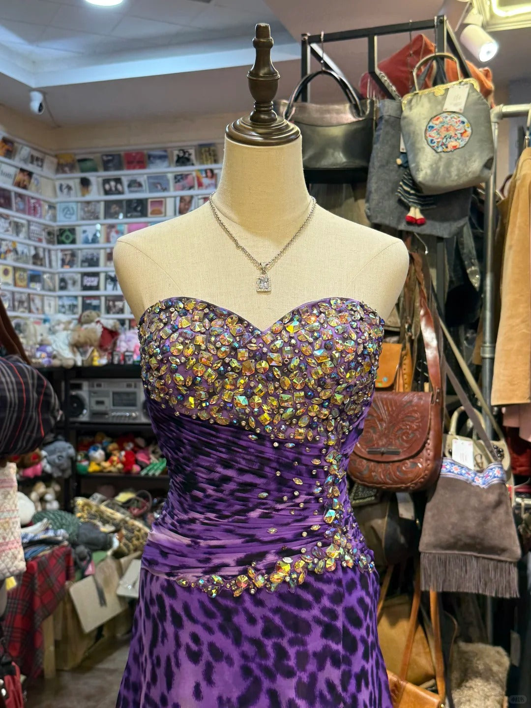 Wildes lila und schwarzes Leopardenmuster Meerjungfrau trägerloses Chiffon langes Ballkleid Abendkleid P4149