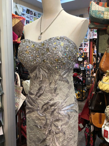 Elegantes graues Meerjungfrau-Kleid, trägerlos, paillettenbesetzte Spitze, langes Ballkleid, Abendkleid P4157