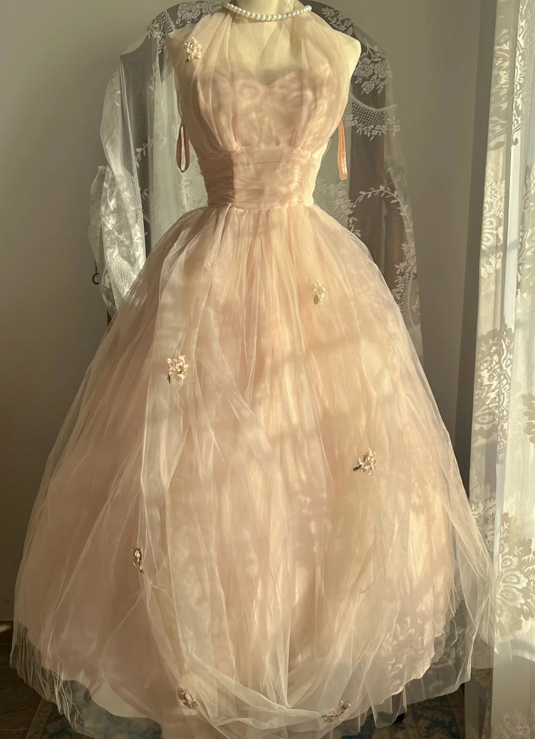 Süßes rosa Neckholder-Tüll-Ballkleid Abendkleid P4162