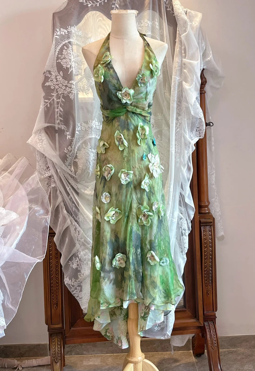 Frisches grünes Blumenmuster Neckholder Chiffon Ballkleid Abendkleid P4164