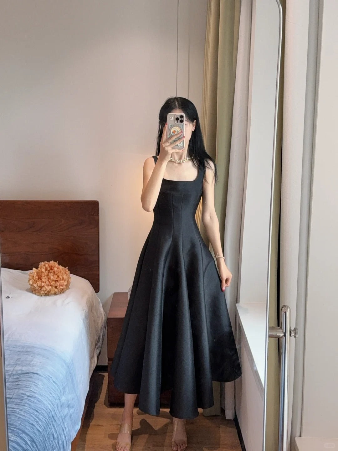 Einfaches und elegantes pinkes A-Linien-Abendkleid mit eckigem Ausschnitt und Neckholder aus Satin P4167