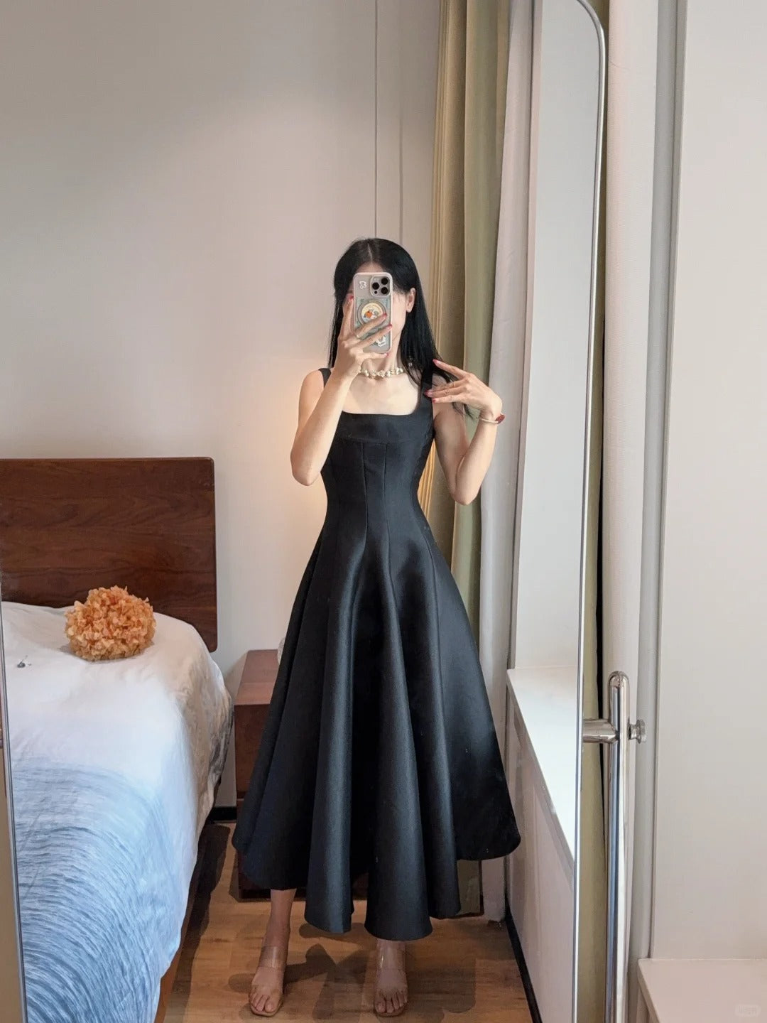 Einfaches und elegantes pinkes A-Linien-Abendkleid mit eckigem Ausschnitt und Neckholder aus Satin P4167