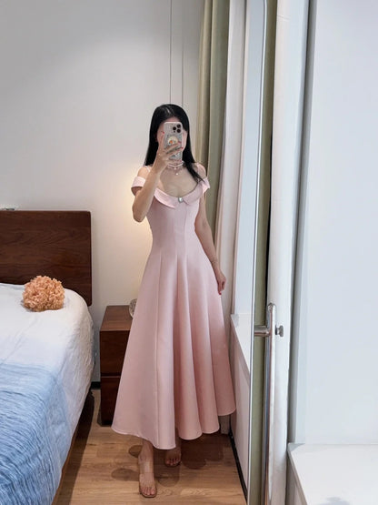 Süßes und elegantes rosa A-Linien Off-Shoulder Satin-Abschlussballkleid Abendkleid P4169