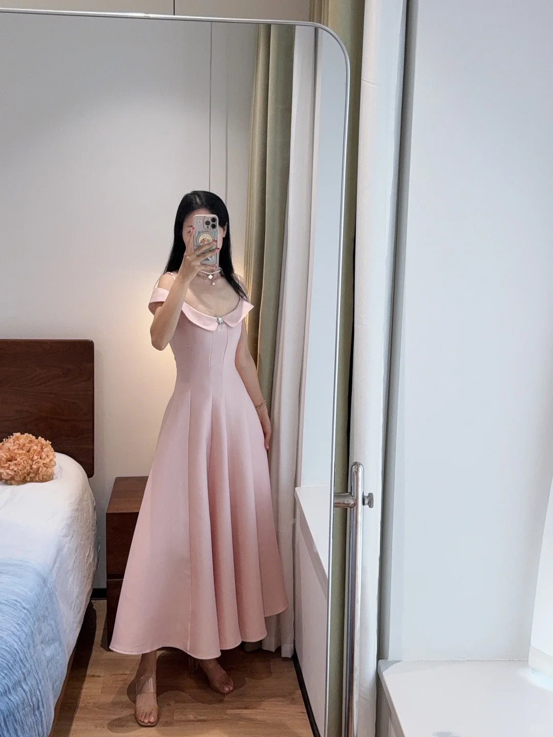 Süßes und elegantes rosa A-Linien Off-Shoulder Satin-Abschlussballkleid Abendkleid P4169