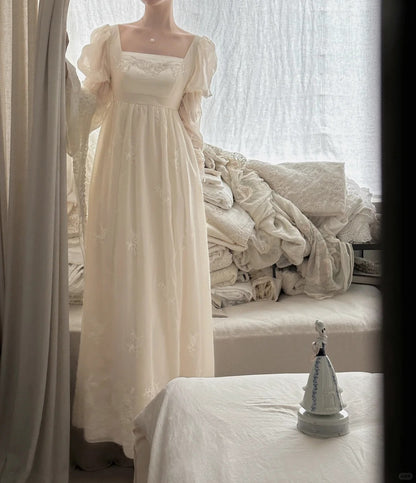 Retro Elegantes Elfenbeinfarbenes A-Linien Ballkleid mit eckigem Ausschnitt, langen Ärmeln und bestickter Spitze, langes Abendkleid P4017
