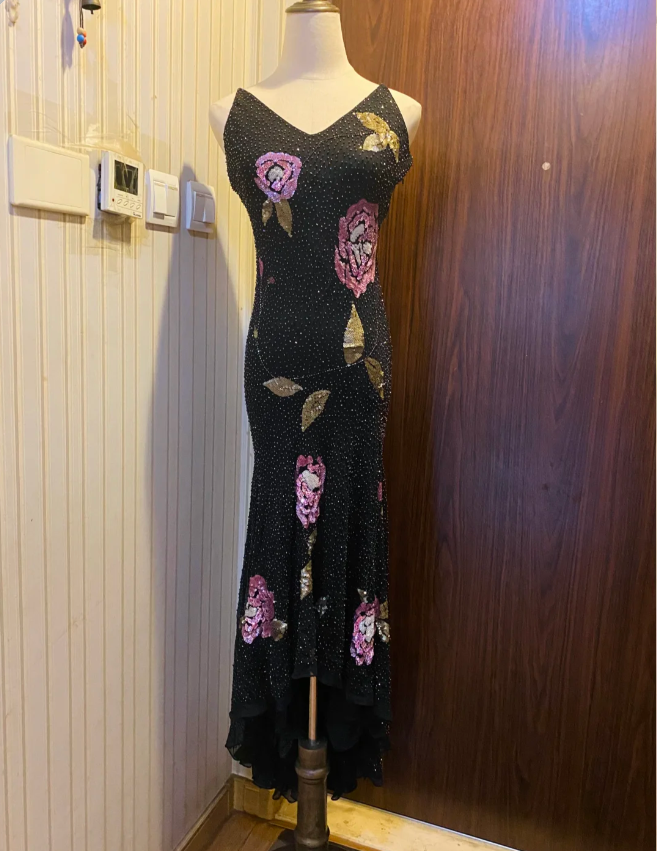 Retro Schwarzes Meerjungfrauen Abendkleid mit V-Ausschnitt aus Chiffon Lang P4173