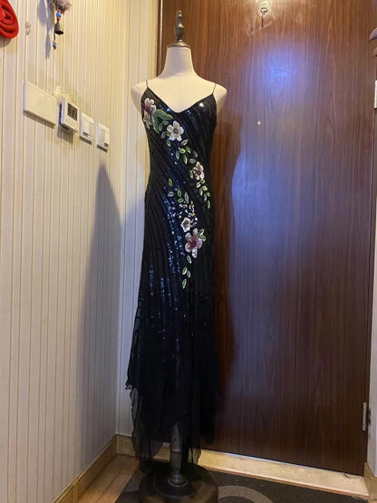 Retro Schwarze Meerjungfrauen-Abendkleid mit tiefem V-Ausschnitt, Neckholder und Pailletten P4180