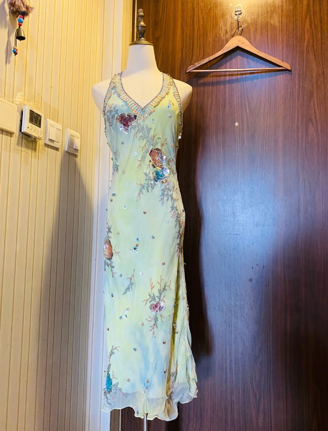 Wunderschönes Neckholder-rückenfreies Pailletten-Perlen-Chiffon-Ballkleid Abendkleid P4182