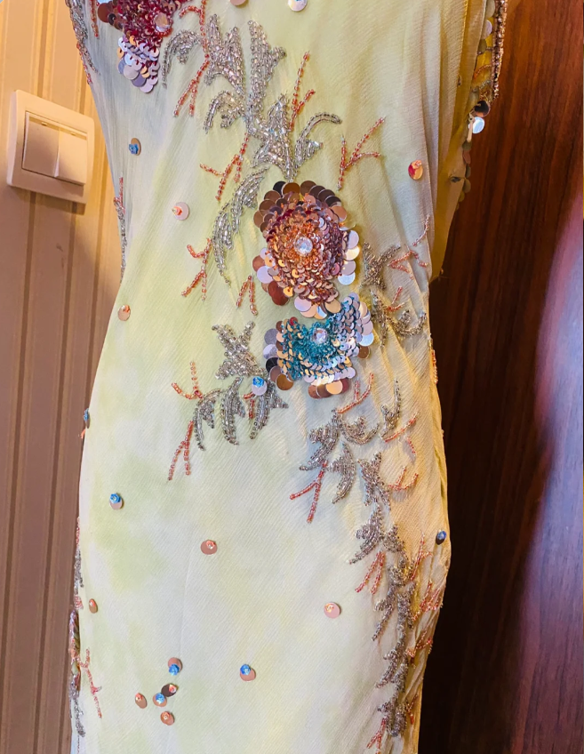 Wunderschönes Neckholder-rückenfreies Pailletten-Perlen-Chiffon-Ballkleid Abendkleid P4182