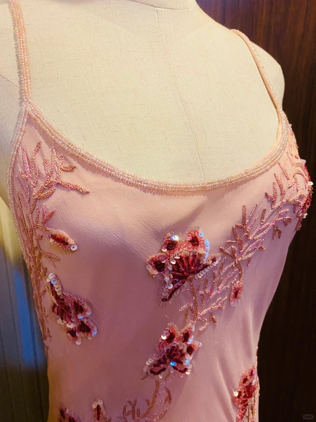 Süßes rosa Pailletten Perlen Neckholder Chiffon langes Ballkleid Abendkleid P4183