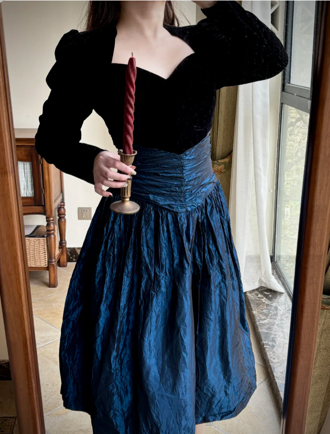 Vintage Schwarz Und Blau A-Linien Langärmeliges Samt- Und Satin-Abschlussballkleid Abendkleid P4187