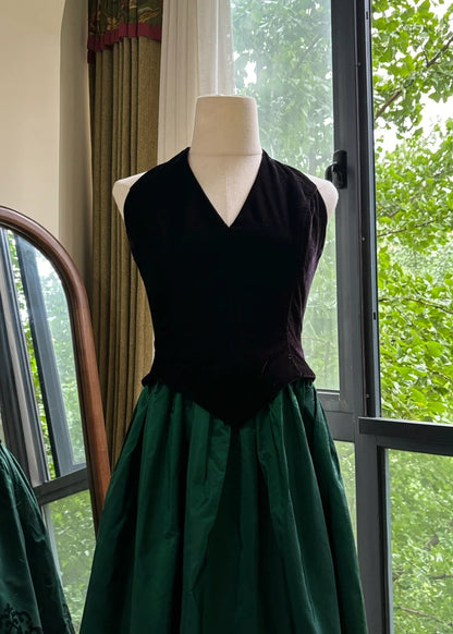 Retro schwarz-grünes A-Linien-Neckholder-Abendkleid aus Samt und Satin P4188