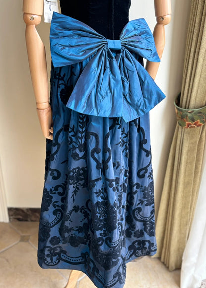 Retro blau-schwarzes A-Linien-Neckholder-Kleid mit Schleife, Jacquard-Samt, langes Ballkleid Abendkleid P4189