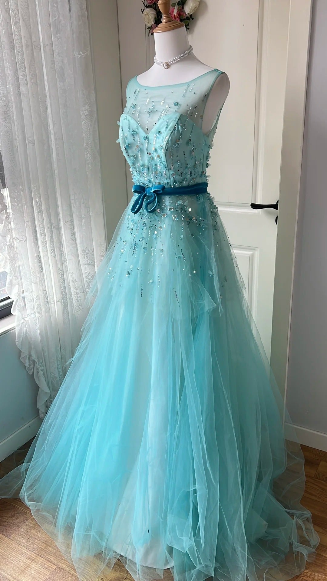 Verträumtes Prinzessinnen-Abendkleid in Blau, A-Linie, Rundhals, Pailletten, Tüll, Lang, Ballkleid P4195