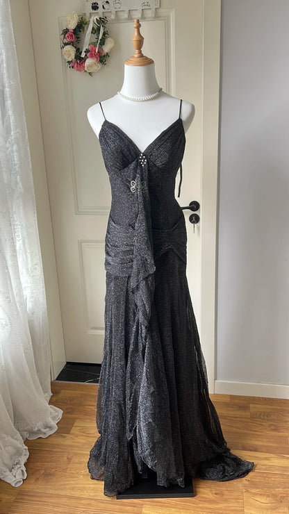 Sexy silber-schwarzes Meerjungfrauen-Abendkleid mit Rüschen, tiefem V-Ausschnitt, Neckholder, schimmernd, lang, für Abschlussball, Abendkleid P4197