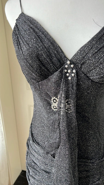 Sexy silber-schwarzes Meerjungfrauen-Abendkleid mit Rüschen, tiefem V-Ausschnitt, Neckholder, schimmernd, lang, für Abschlussball, Abendkleid P4197