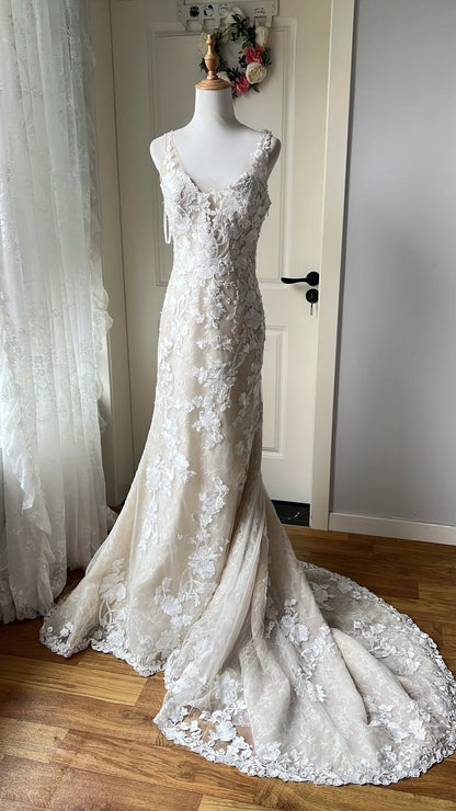 Robe de bal de mariage élégante sirène rétro ivoire col en V dos nu en dentelle avec traîne P4200