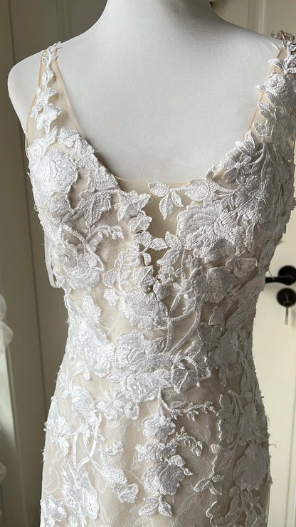Robe de bal de mariage élégante sirène rétro ivoire col en V dos nu en dentelle avec traîne P4200