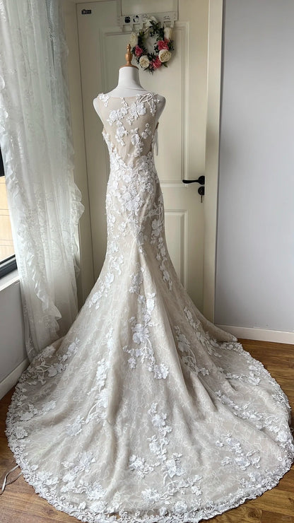 Robe de bal de mariage élégante sirène rétro ivoire col en V dos nu en dentelle avec traîne P4200