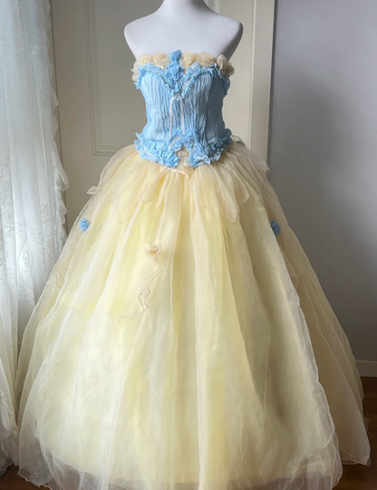 Verträumtes blau-gelbes Color-Blocked trägerloses Tüll-Ballkleid Abendkleid Sweet 16 Kleid P4204