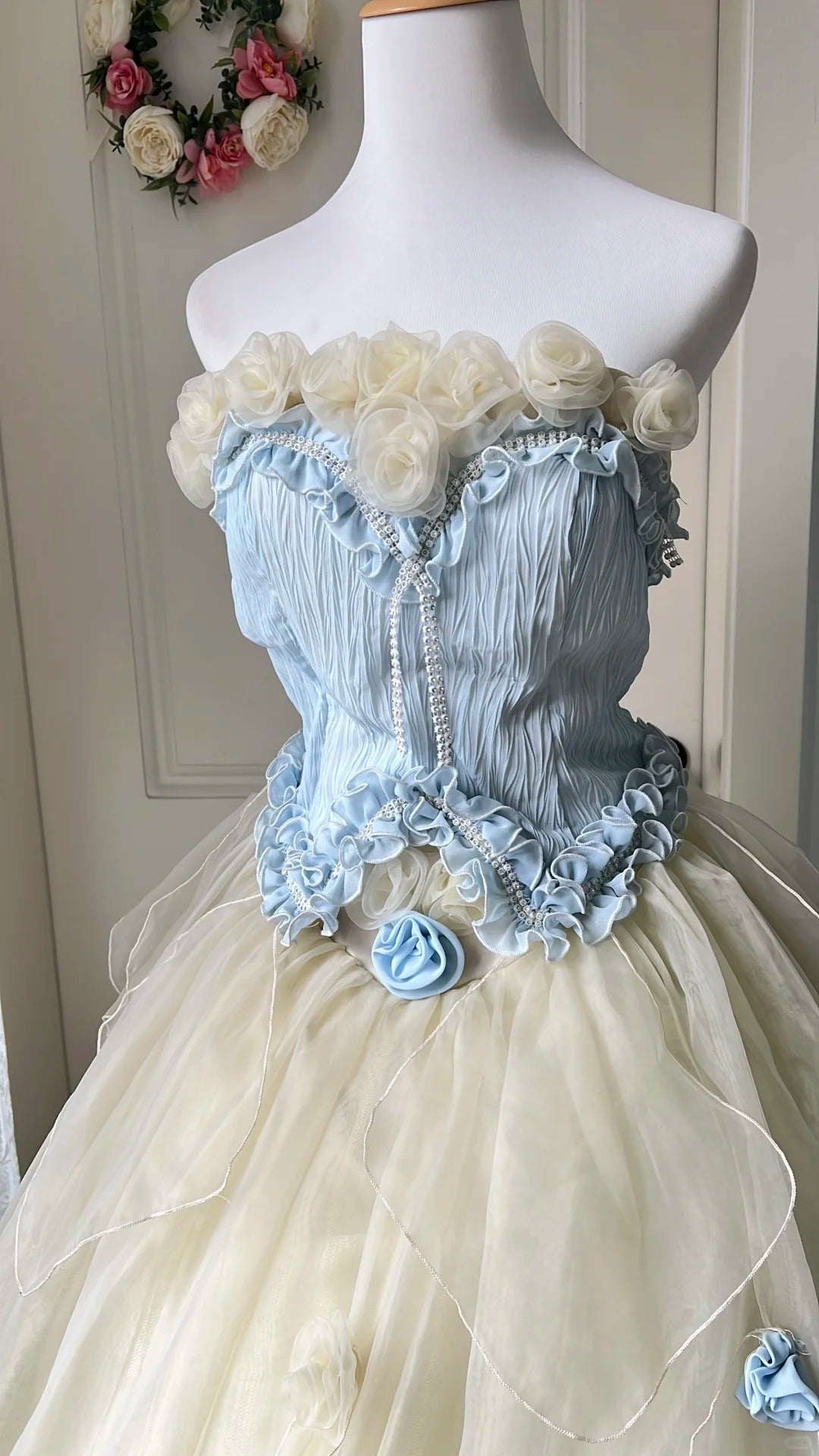 Verträumtes blau-gelbes Color-Blocked trägerloses Tüll-Ballkleid Abendkleid Sweet 16 Kleid P4204