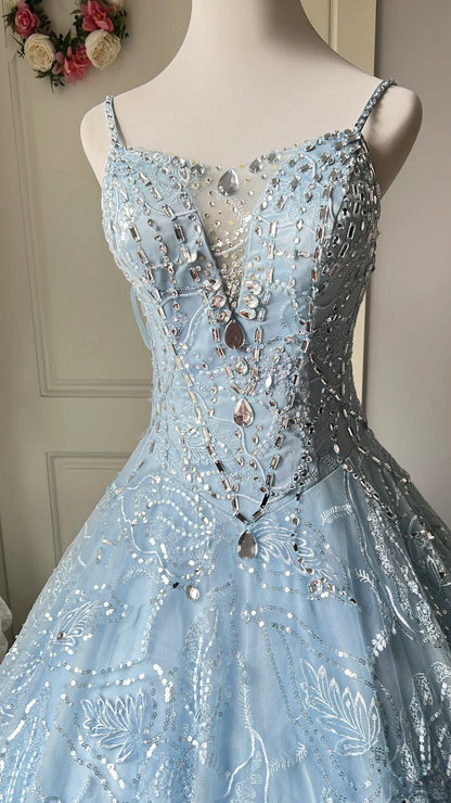 Verträumtes hellblaues V-Ausschnitt Strass Tüll langes Ballkleid Abendkleid P4206
