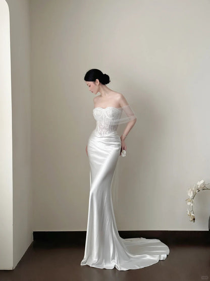 Elegantes weißes Meerjungfrauen-Brautkleid mit Herzausschnitt aus Spitze und Satin, lang, P4021