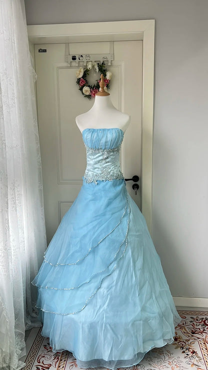 Verträumtes Prinzessinnenkleid in Blau, trägerlos, bestickt, Tüll, Ballkleid, Abendkleid, süßes Kleid zum 16. Geburtstag P4210
