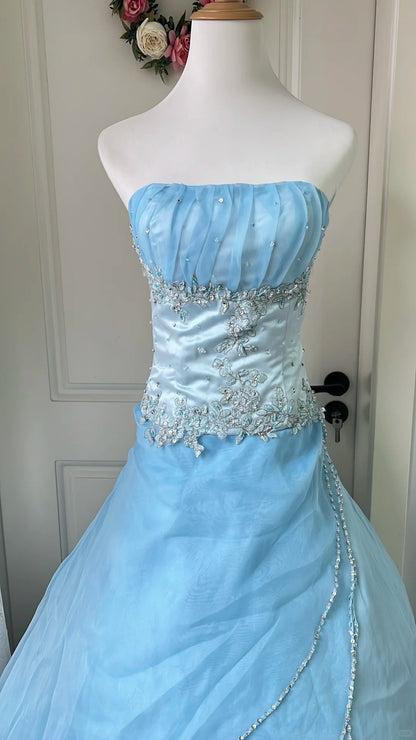 Verträumtes Prinzessinnenkleid in Blau, trägerlos, bestickt, Tüll, Ballkleid, Abendkleid, süßes Kleid zum 16. Geburtstag P4210