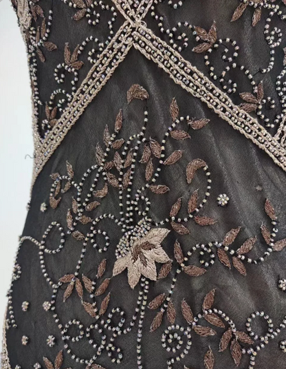 Vintage schwarzes Meerjungfrau-V-Ausschnitt rückenfreies Perlen besticktes Chiffon langes Ballkleid Abendkleid P4215
