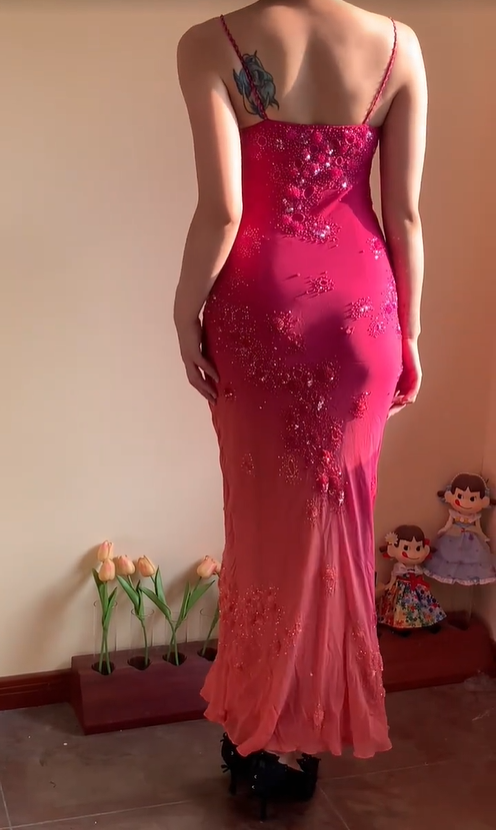 Wunderschönes rosafarbenes Halter-Neck-V-Ausschnitt-Perlen-Chiffon-Ballkleid Abendkleid P4227