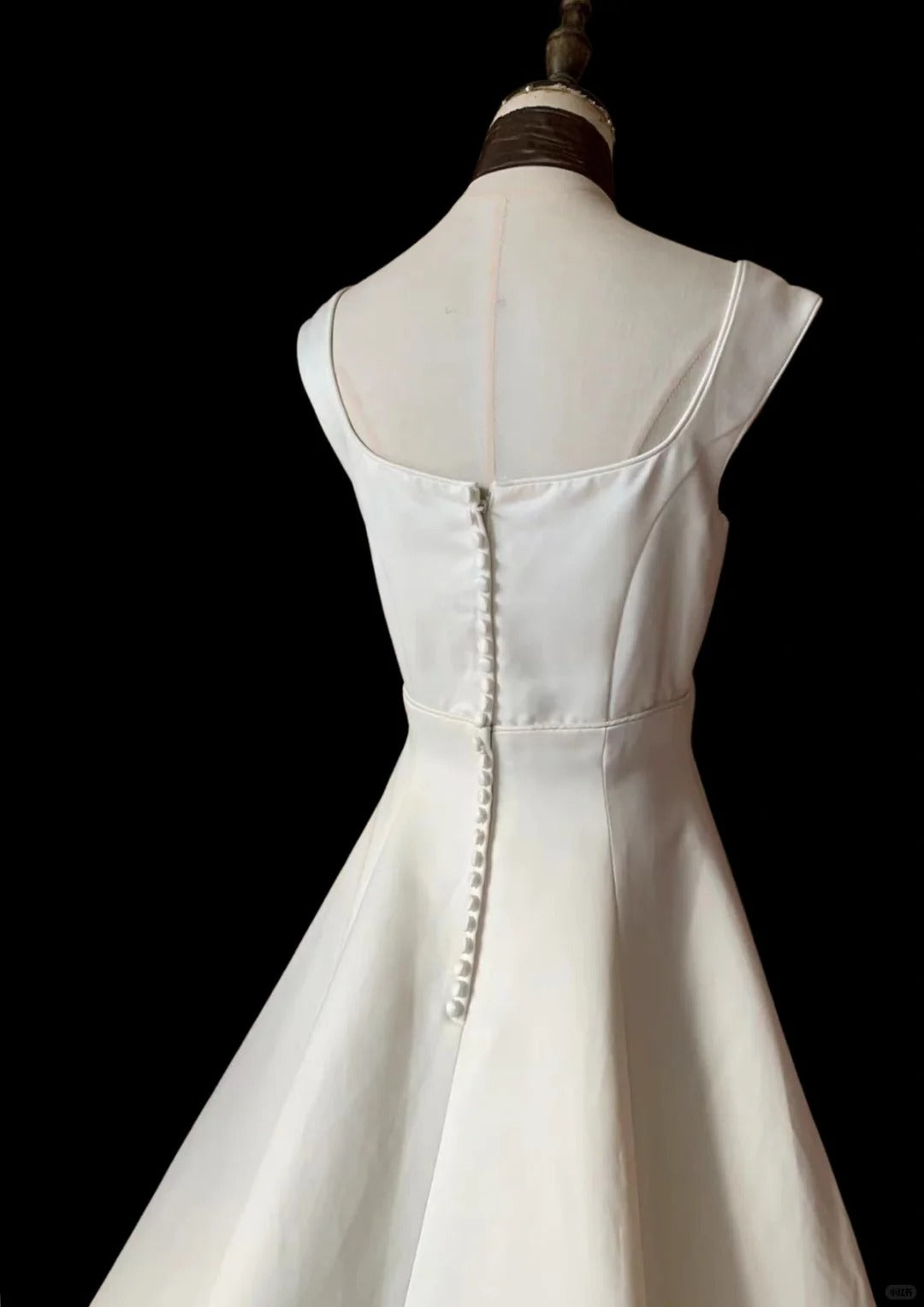 Vintage Elegant Ivory Square Neck Embroidered Satin Train Prom Dress Wedding Dress P4232
