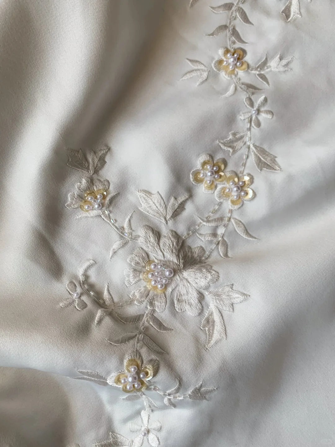 Vintage Elegant Ivory Square Neck Embroidered Satin Train Prom Dress Wedding Dress P4232